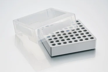 艾本德儲存盒 8 × 8, 可放置 64  個試管， 1  –  2  mL，3  件，高 53  mm，2  英寸，聚丙烯材料，可耐受最低 -86  °C，可高溫高壓滅菌，帶蓋子并具有數字字母標識